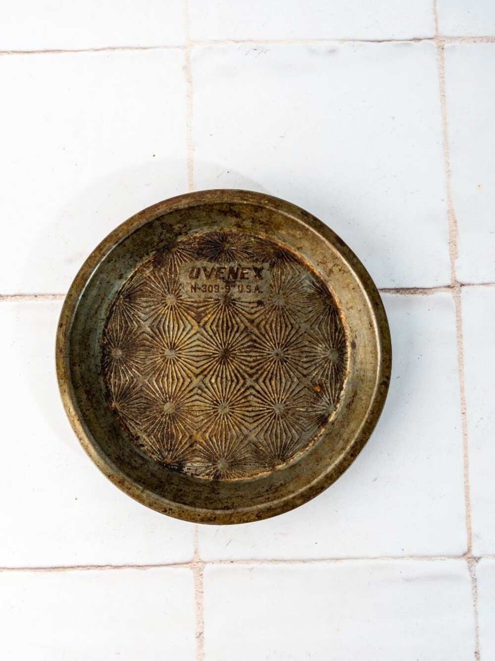 Vintage Ovenex Weathered Pie Plate/Pie Tin
